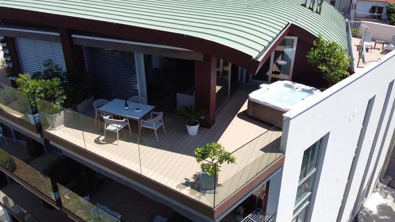 The Q Superior - A Penthouse With Jacuzzi And Sauna Croatia