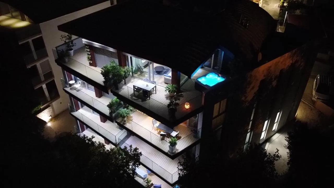 The Q Superior - A Penthouse With Jacuzzi And Sauna Apartman Rovinj