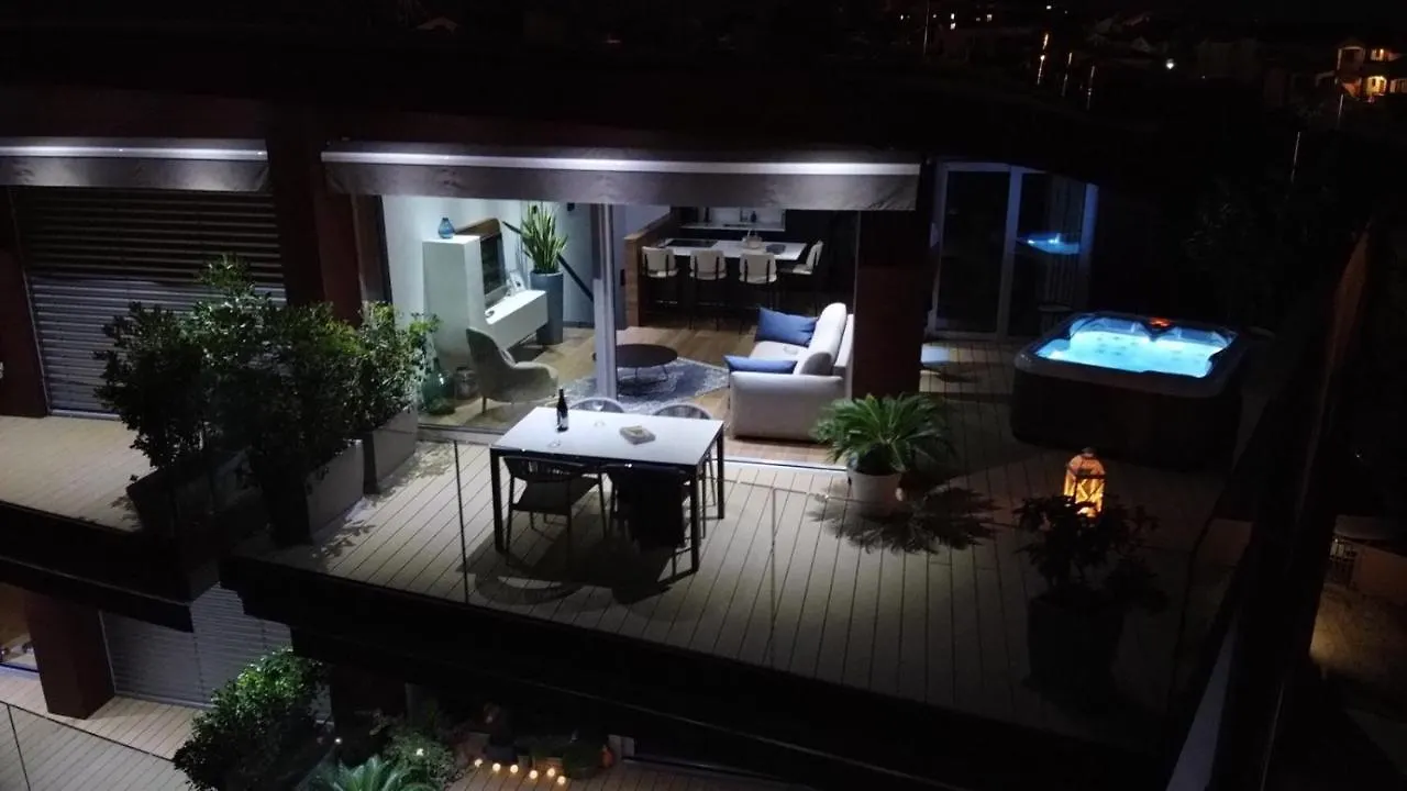 Apartman The Q Superior - A Penthouse With Jacuzzi And Sauna Croatia